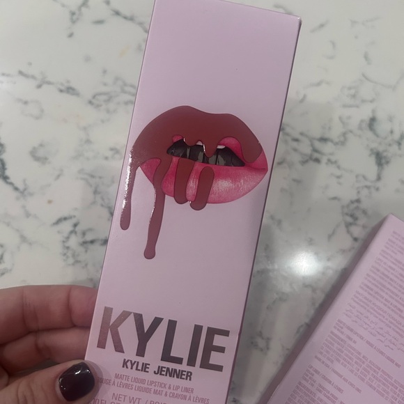 3 Kylie Lip kits brand new (liquid lipstick& liner) - Picture 4 of 8